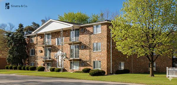 Lincoln Square Apartments property